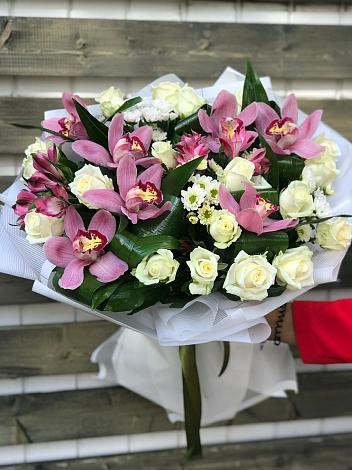 Букет цветов из: Розы и Хризантемы в Первомайском Республика Дагестан