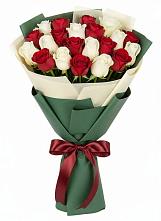 Букет Микс из красных и белых роз в Первомайском Республика Дагестан