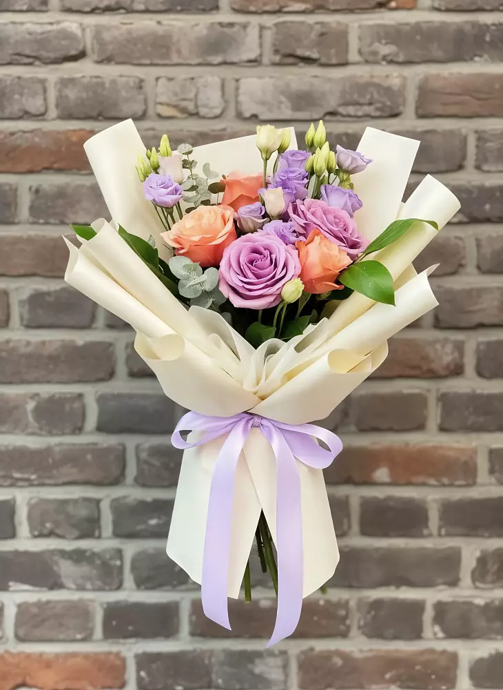 Букет цветов из: Лизиантусы и Розы в Первомайском Республика Дагестан