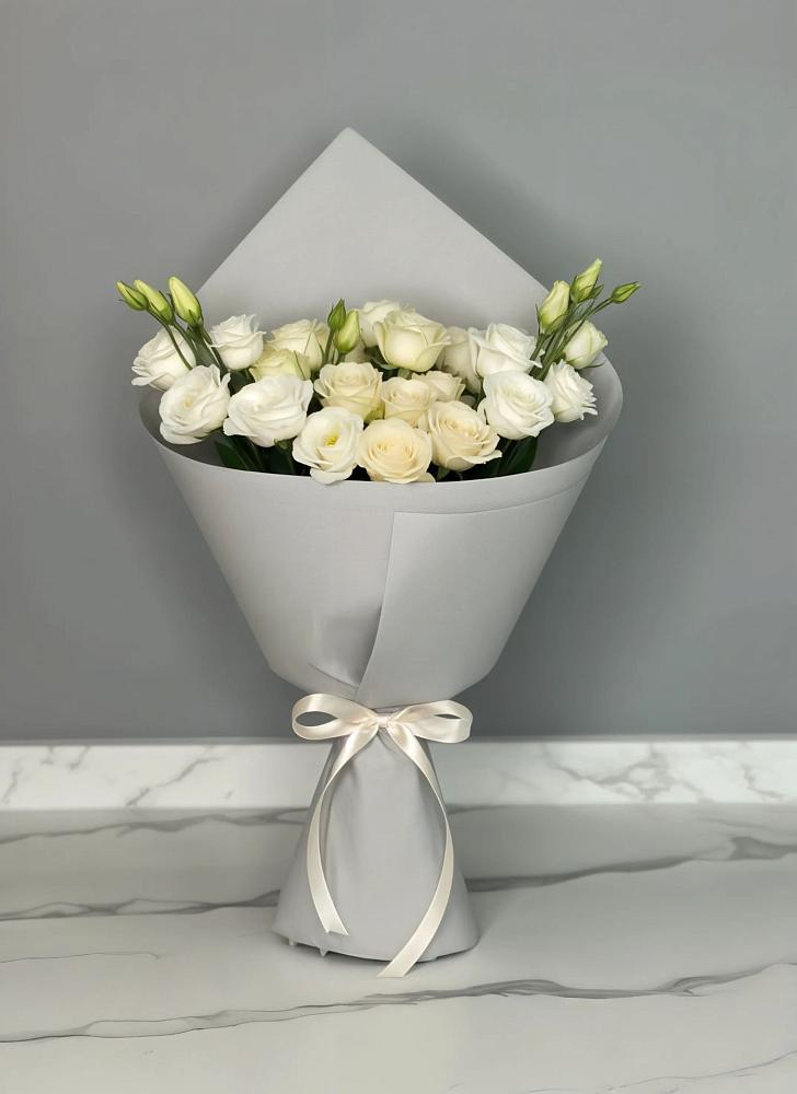 Букет цветов из: Розы и Лизиантусы в Первомайском Республика Дагестан