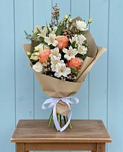 Букет цветов из:  Альстромерии, Лизиантусы, Розы и Хризантемы в Первомайском Республика Дагестан