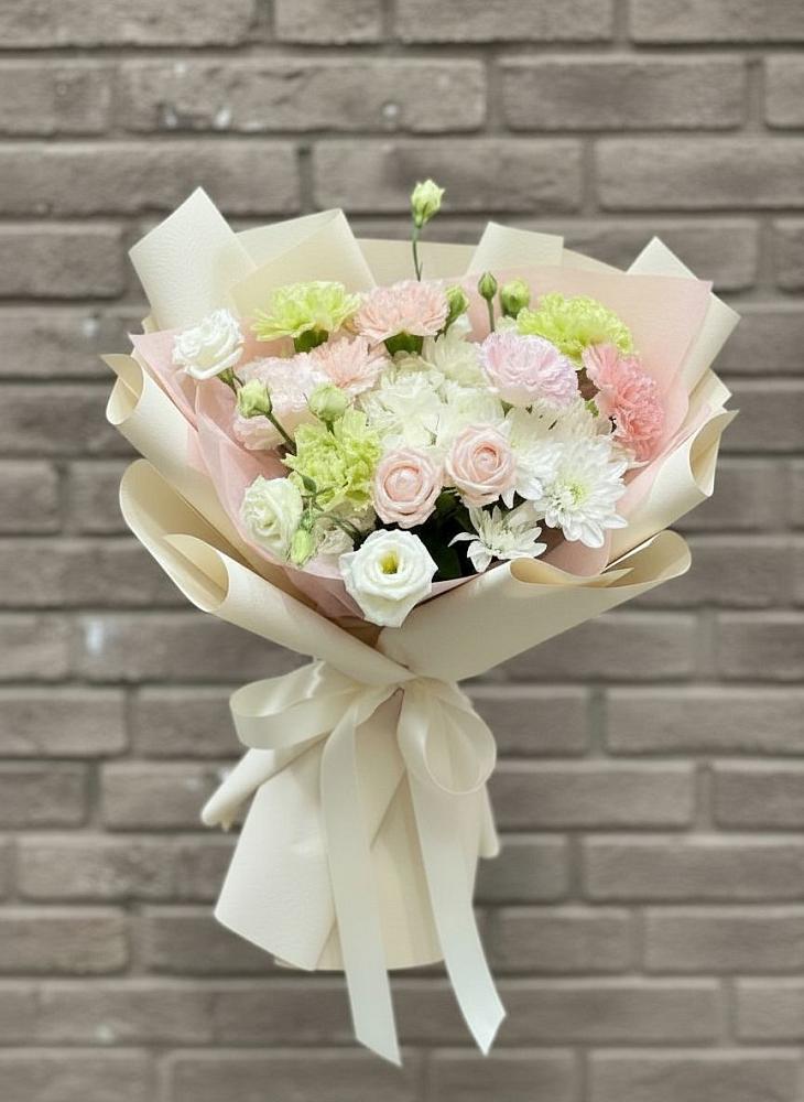 Букет цветов из: Гвоздики, Розы, Лизиантусы и Хризантемы в Первомайском Республика Дагестан