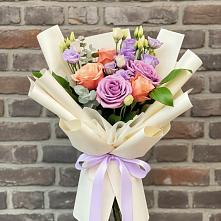 Букет цветов из:  Лизиантусы и Розы в Первомайском Республика Дагестан