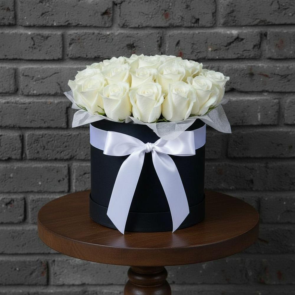 Цветочная композиция из Розы в шляпной коробке в Первомайском Республика Дагестан