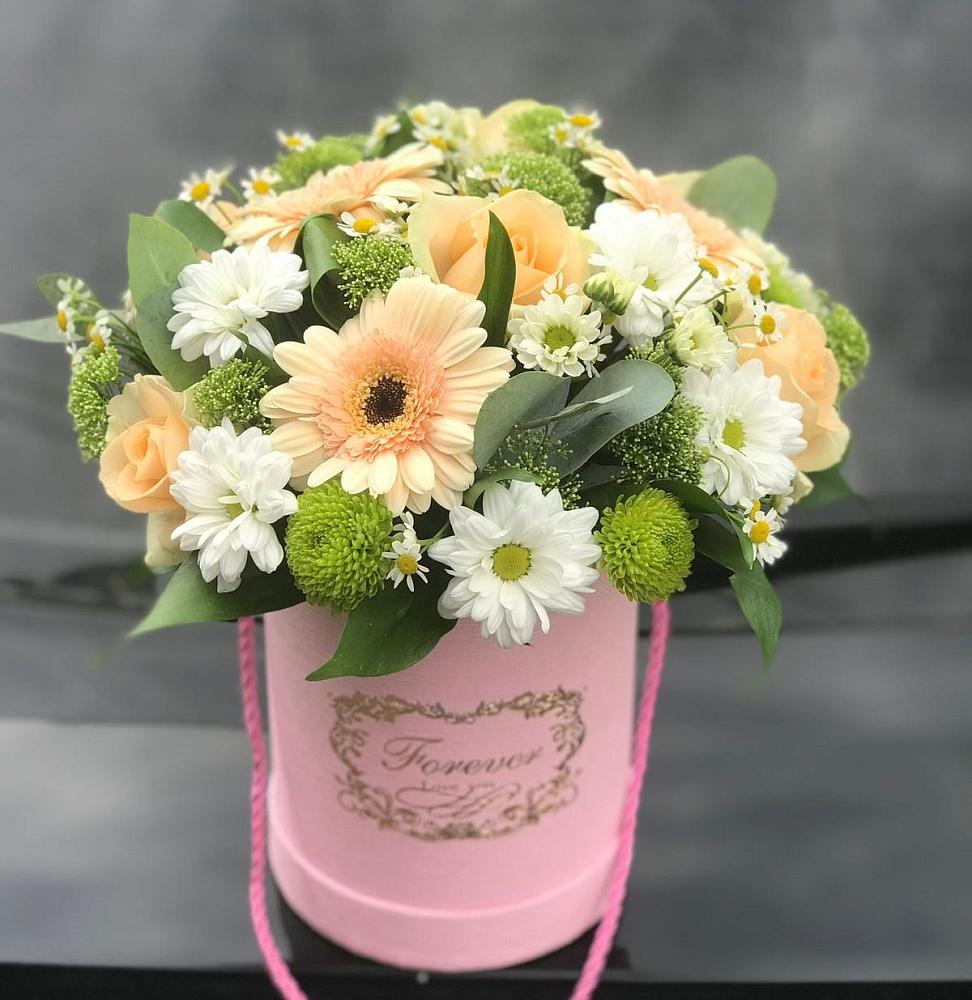 Цветочная композиция из Розы, Герберы и Хризантемы в шляпной коробке в Первомайском Республика Дагестан