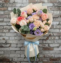 Букет цветов из:  Розы, Лизиантусы и Гвоздики в Первомайском Республика Дагестан
