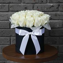 Цветочная композиция из Розы в шляпной коробке в Первомайском Республика Дагестан