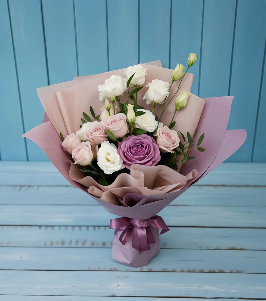 Букет цветов из: Розы и Лизиантусы в Первомайском Республика Дагестан